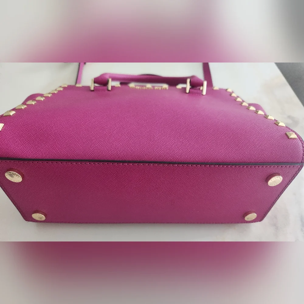 Gorgeous hot pink Michael Kors Selma Mdm Studded convertible crossbody bag - Picture 5 of 14